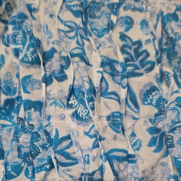 Elegant Blue Floral Blouse - Picture 4 of 4